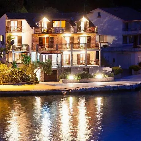 Malo - One-bedroom With Balcony And Sea View - 2nd Floor 5 아파트